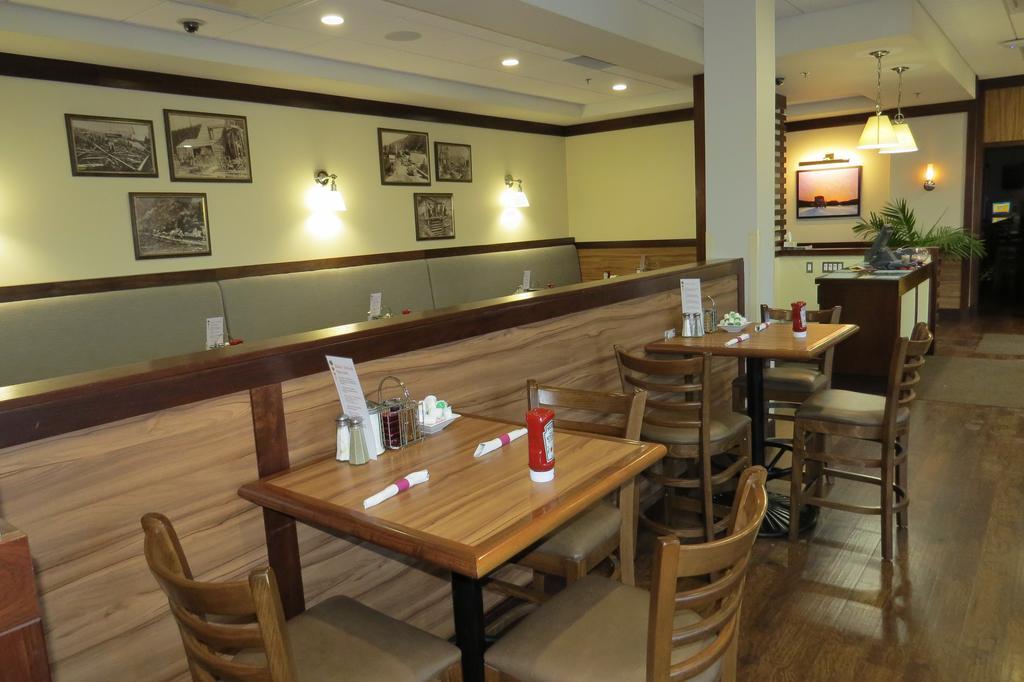 Billy Barker Casino Hotel Quesnel Ngoại thất bức ảnh